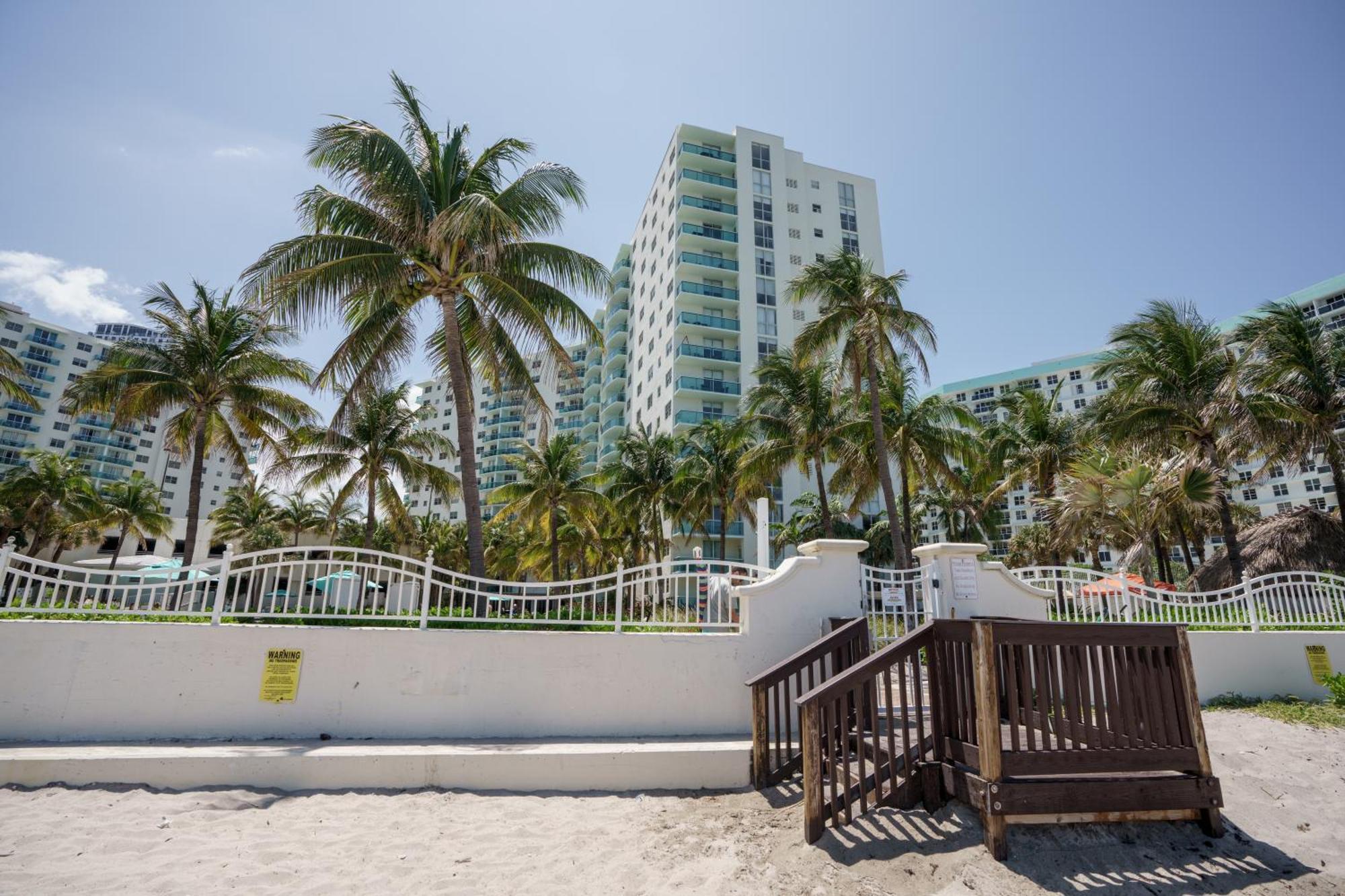 Modern 1 Bdr Oceanview With Direct Beach Access! Hollywood Eksteriør bilde